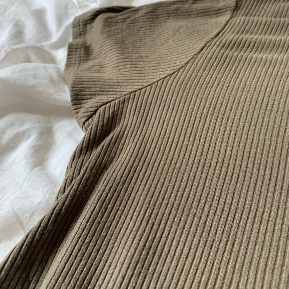 Deep Green F21 Top - Picture 2 of 5